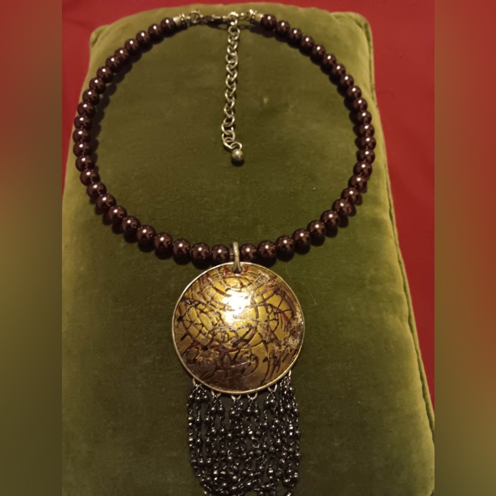 Chicas choker necklace